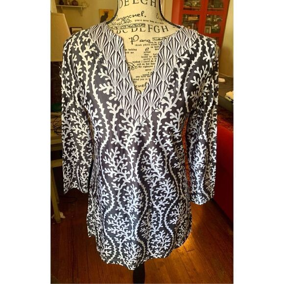 Ava Lynn Tunic - Picture 1 of 7